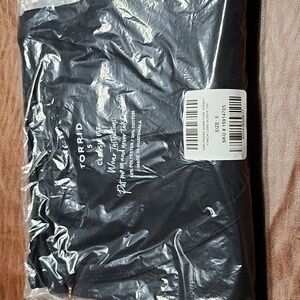 TORRID brand Black V Neck 5X Girlfriend Long Sleeve T-shirt NWT